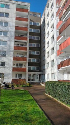 Frei werdene 2 Zi.-ETW mit Balkon in Duisburg-Neumühl