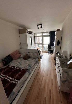 Helles 1-Zimmerappartement mit Balkon zu vermieten
