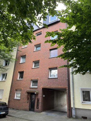 Vermietete 2 Raum DG-Wohnung in TOP Zustand mit moderner Ausstattung in Citynähe und tollem Ausblick