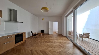 Wiener Wohnkultur trifft moderne Raffinesse - Stilvoller Altbau mit Loggia &amp; Balkon in Bestlage