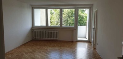 Vollständig renovierte 3 Zimmer , Küche , Bad mit Balkon in Ingolstadt