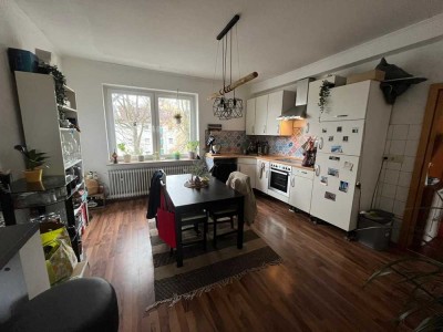 Helle 2-Zimmer-Wohnung & Einbauküche in Toplage