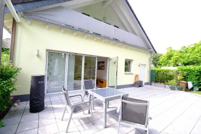 Gepflegtes 2 Familienhaus mit großem Grundstück