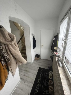 Schönes 1-Familienhaus mit großem Garten in Homburg zu vermieten