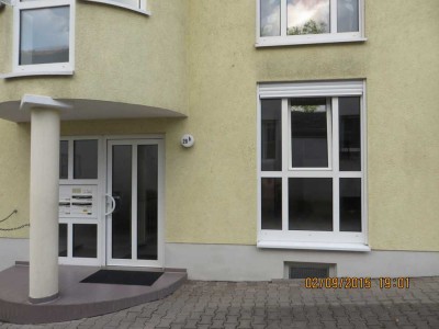 1 Zimmer, sep. Küche , Bad Apartment  direkt am Schlosspark inkl. Außenstellplatz