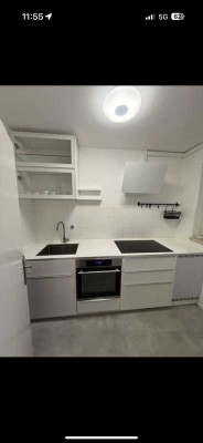 Geschmackvolle, modernisierte 1,5-Zimmer-Hochparterre-Wohnung mit EBK in Gauting