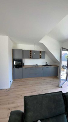 Neuwertige 4-Zimmer-Wohnung mit Balkon in Lampertheim