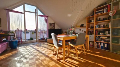 Großzügige Dachgeschosswohnung mit bester Infrastruktur in Mülheim-Styrum