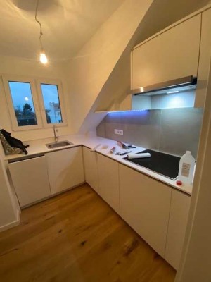 Bezug nach Sanierung mit Einbauküche: attraktive 2-Zimmer-Wohnung in Offenbach
