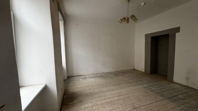 TOP ANGEBOT! SANIERUNGSBEDÜRFTIGE 1-Zi. WOHNUNG! JETZT nur um 99.000€!