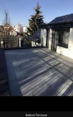 Modernisierte 3-Raum-Wohnung mit Balkon und Einbauküche in Ludwigsburg