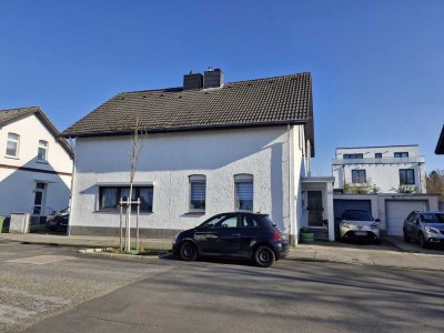 Charmantes Einfamilienhaus mit Garten und Garage in Alsdorf