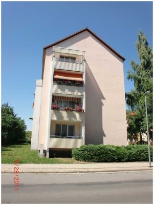 Frisch renovierte 2-Raum-Wohnung mit Balkon und Blick ins Grüne – ruhig und gepflegt wohnen!