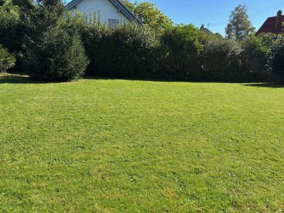 GROSSZÜGIGES EIN-FAMILIEN-HAUS MIT TRAUM-GARTEN