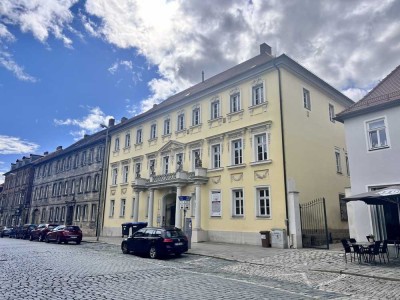 Kernsanierte Altbauwohnung mit Schlossblick - Erstbezug