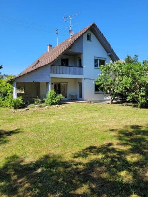 Sehr schönes bebautes und zusätzlich bebaubares Grundstück mit unverbaubarem Fernblick
