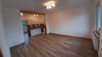 Helle, renovierte 2-Zimmer-Wohnung mit Einbauküche in Groß Berkel