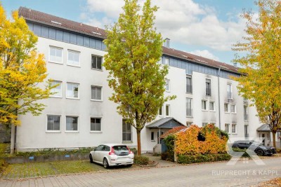 Attraktive Kapitalanlage in Weiden: Gepflegte 2-Zimmer-Dachgeschosswohnung mit Balkon und Tiefgarage