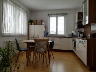 Moderne 2-Zimmer Wohnung mit Balkon und Parkplatz