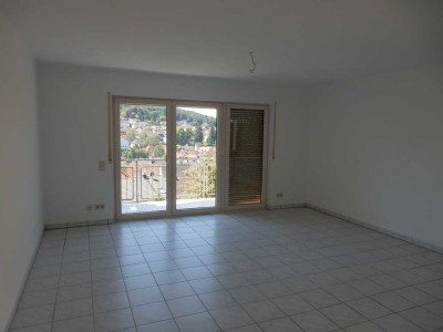 Gepflegte 2-Zimmer-EG-Wohnung mit Balkon in Bad König