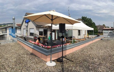 Ideal für Studenten oder WG: 5-Zi.-Wohnung mit 60m2 Terrasse und Einbauküche in Esslingen