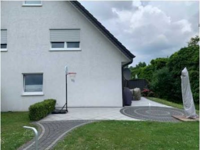 Schöne, moderne und sehr gut erhaltene DHH privat zu verkaufen