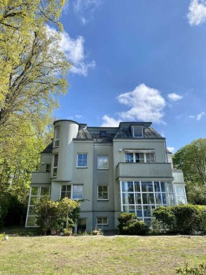 Idyllisch gelegene Stadtvilla - Wohnen über 2 Etagen und großem Garten