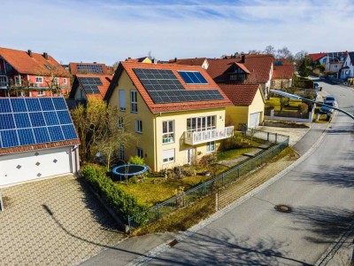 Großzügige Doppelhaushälfte in absolut ruhiger und sonniger Lage!