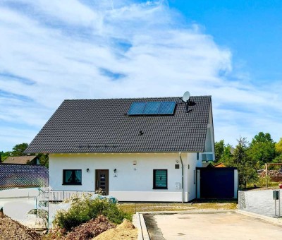 Neubau-Einfamilienhaus (2024) mit Fernblick, Garten & Terrasse