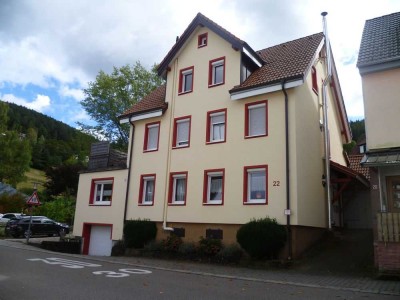 Kapitalanlage oder Generationenhaus ?
Modernisiertes 3-Familienhaus in Baiersbronn