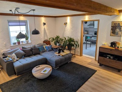 Ansprechende und modernisierte 4-Zimmer-Wohnung mit Einbauküche in Heßdorf