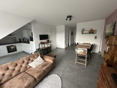 Neubaucharme - 3 Zimmer DG-Wohnung zentrumsnah in Niederkassel!