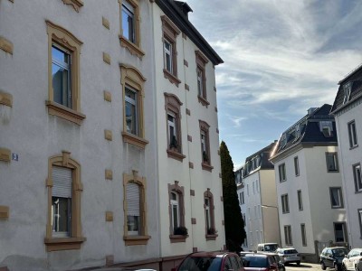 AM WEISSEN STEIN: Leerstehende 3 Zimmerwohnung im 1. OG  mit Balkon
