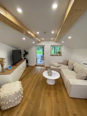 kernsanierte 2 Zimmer Maisonette Wohnung mit Garten und Garage