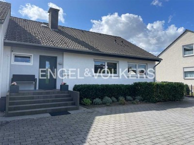 Großzügiges Einfamilienhaus in ruhiger Sackgasse mit Blick ins Grüne