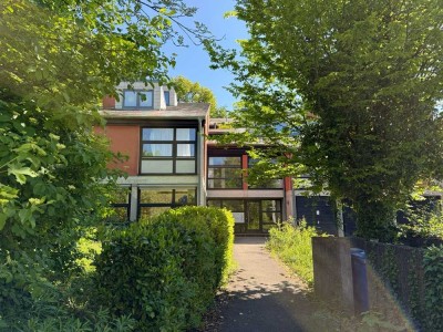Großzügige 4-Zimmer-Wohnung mit sonnigen Balkon in zentrumsnaher Lage