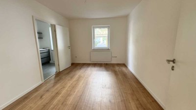 Kaulbachstraße ! Charmante, renovierte 3-ZW, 57 m²,  neue Einbauküche, im Hochparterre