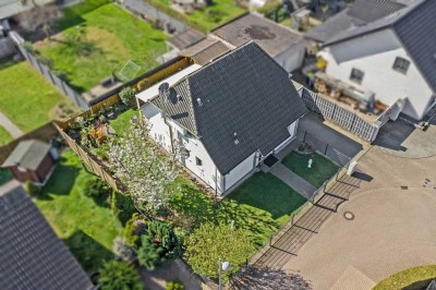 Nur noch einziehen; Freistehendes Einfamilienhaus in Jülich-Güsten!