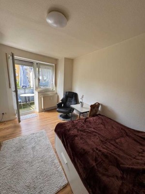 Über 5% Rendite - Helle Einzimmer Wohnung mit Balkon