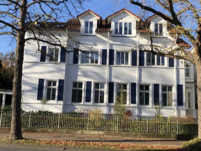 Sonnige 2-Zi-Altbau-WHG in Glacisnähe mit Blick ins Grüne