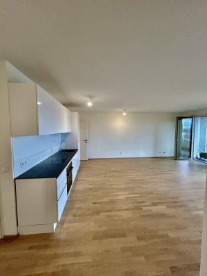 ab 01.10 verfügbar: smarte 1-Zimmer Wohnung mit großzügiger Außenfläche