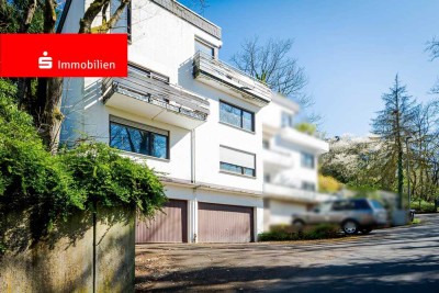 Königstein-Johanniswald: Charmantes potentielles Mehrgenerationenhaus in Top-Lage !