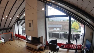 Light-flooded top-floor apartment with a view of the Bergstrasse