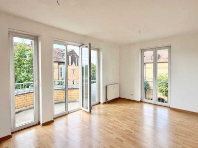 Helle Maisonette-Wohnung mit Balkon in Nauen