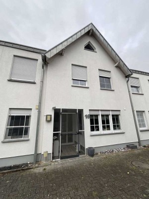 Reihenmittelhaus mit Garten und Terrasse in Heinsberg-Kempen, WBS 4 Pers. erf.