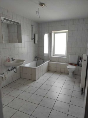 Attraktive und modernisierte 3-Raum-DG-Wohnung in Sankt Augustin