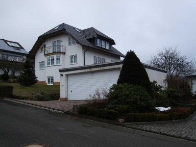 *Provisionsfrei* 3 Zimmer Wohnung im Grünen