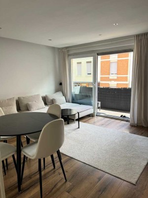 Stilvolle, modernisierte 3-Zimmer-Wohnung mit geh. Innenausstattung mit Balkon und EBK in Stuttgart