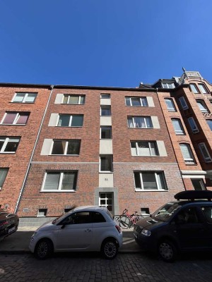 Schöne 2-Zimmer Wohnung mit Balkon nahe Arkaden