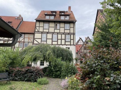kleine, hübsche, helle 2-Raumwohnung im 1. OG mit Garage und Gartennutzung